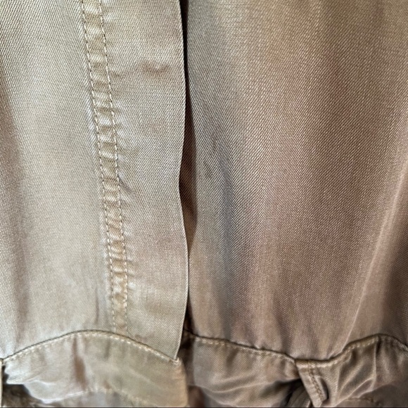 Banana Republic Utility Romper Long Sleeved in Olive Green Size 10 - Picture 7 of 16